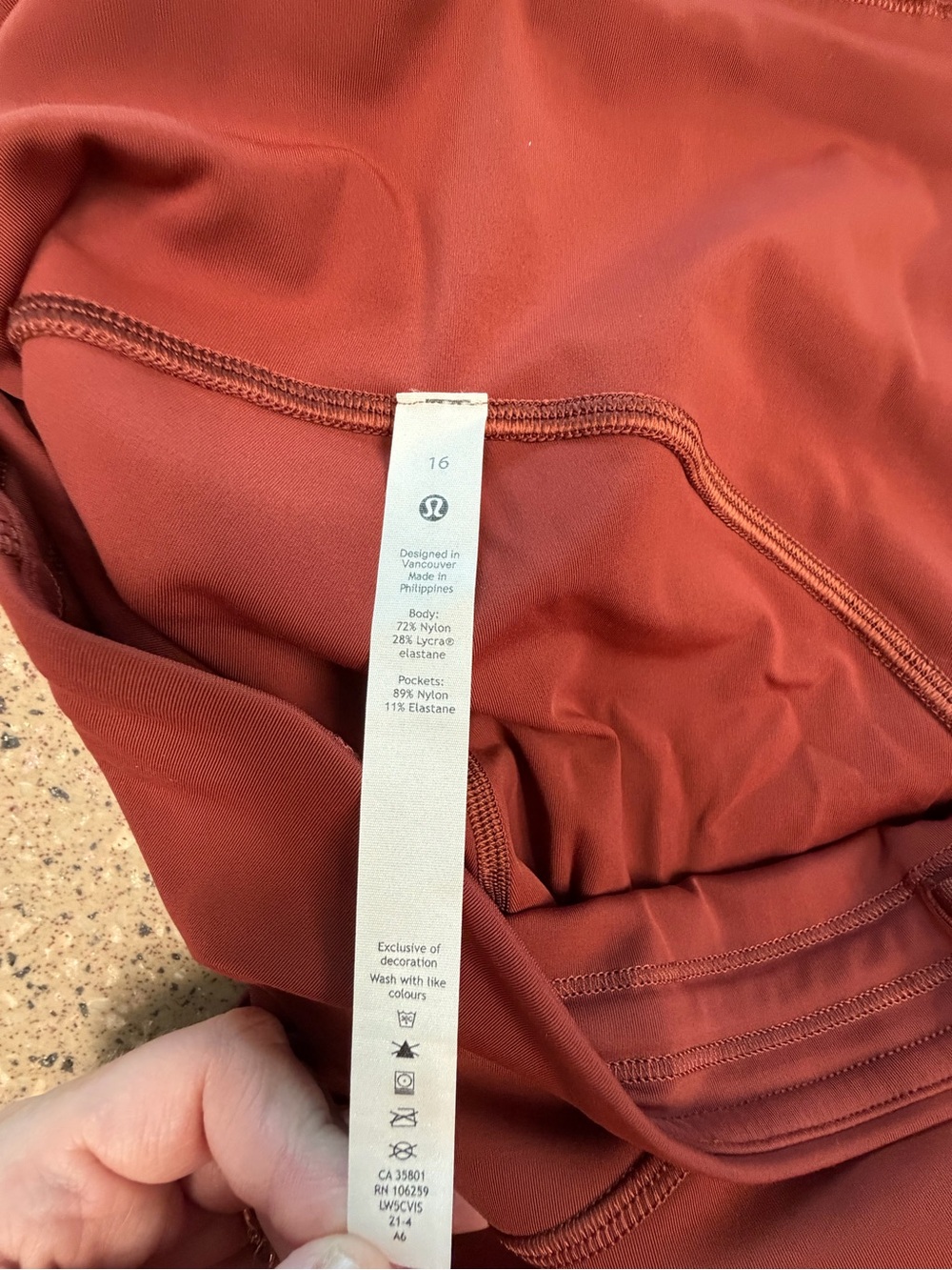 lululemon athletica Women's Rust Leggings with Side Pockets - Picture 3 of 3